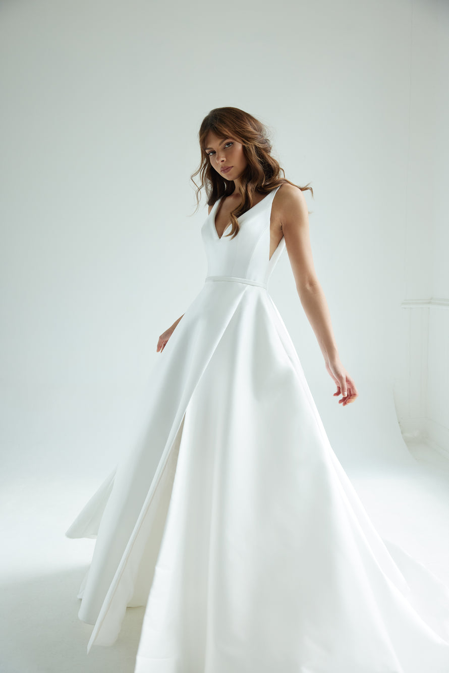 Ask the Expert: How to shop for your wedding dress!