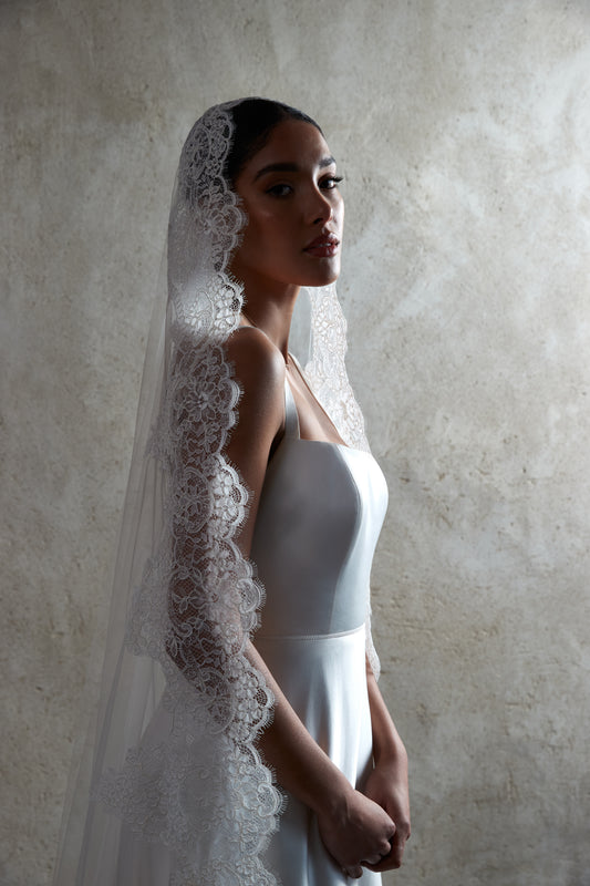 Mantilla Veil with Corded Chantilly Lace Edge